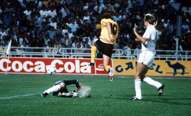 Όταν η Ρεάλ προσκύνησε τη Βασίλισσα ΑΕΚ! (vids)