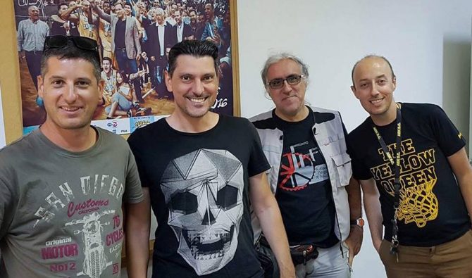 Η συγκινητική κίνηση των «πιστών» της Βασίλισσας