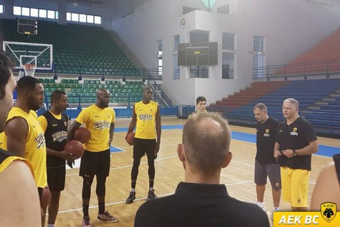 Η προπόνηση της ΑΕΚ στην Κύπρο (PICS)