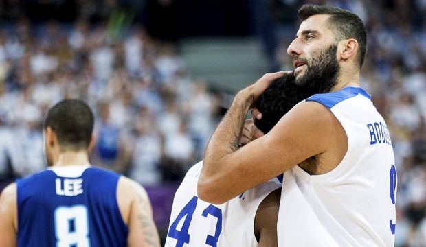 “Άγγιξε” το νταμπλ νταμπλ ο Μπουρούσης στο ανεπίσημο ντεμπούτο του “Άγγιξε” το νταμπλ νταμπλ ο Μπουρούσης στο ανεπίσημο ντεμπούτο του