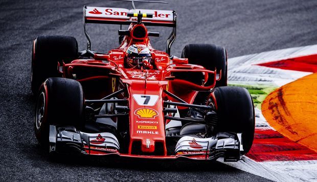 Τα έκανε… θάλασσα η Ferrari!