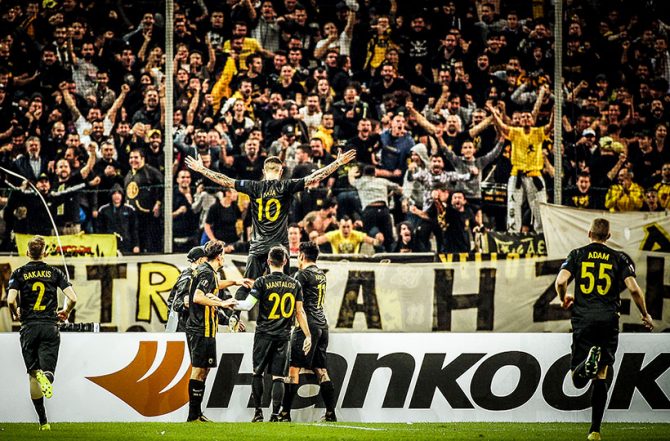 Ακόμα ένα ORIGINAL πάρτι στο πέταλο! (VIDEO)