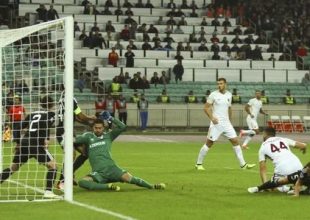 Νίκη με Μανωλά η Ρόμα