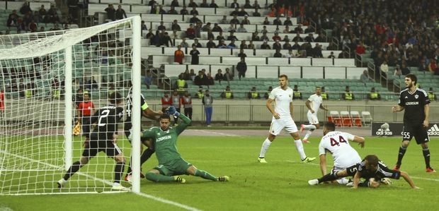 Νίκη με Μανωλά η Ρόμα Νίκη με Μανωλά η Ρόμα