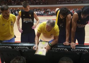 «Συνεχίζουμε τη σκληρή δουλειά»