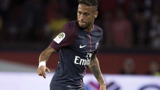 Ο Νεϊμάρ έχει πουλήσει ήδη 120.000 φανέλες Ο Νεϊμάρ έχει πουλήσει ήδη 120.000 φανέλες