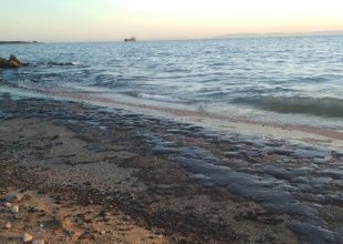 «Μαύρος» εφιάλτης στις ακτές της Αττικής