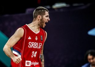 Εμφατικά στα ημιτελικά η Σερβία