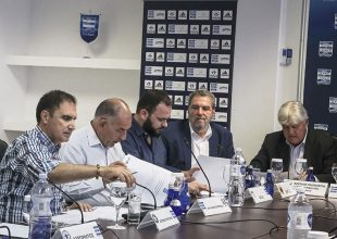 Ένταση και… ψιλές ανάμεσα σε Σπανό και Κολοκυθά στη Super League