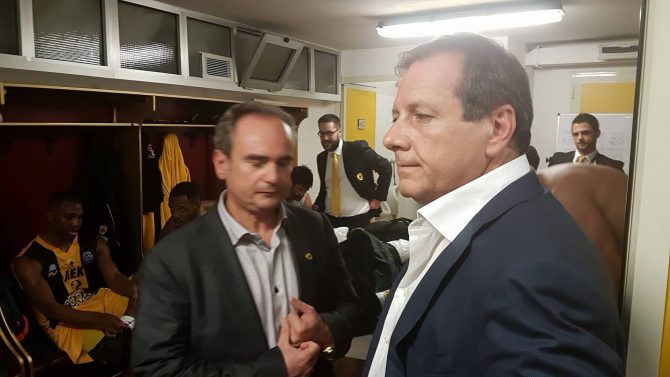 Στα αποδυτήρια ο Αγγελόπουλος (ΦΩΤΟ)