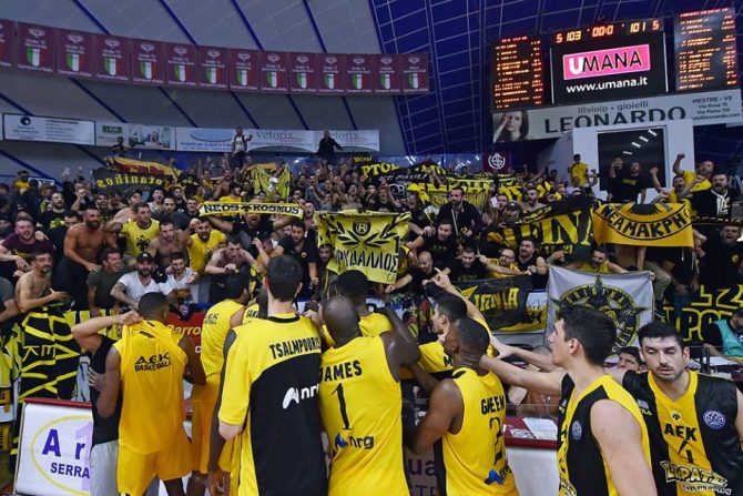 Δώσε μου χρόνια να μου τα παίρνει η ΑΕΚ
