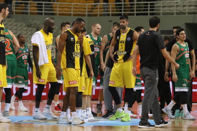 Τρεις και… την πλήρωσε