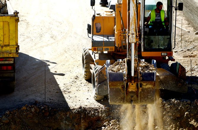 Συνεχίζονται οι εργασίες (VIDEO)