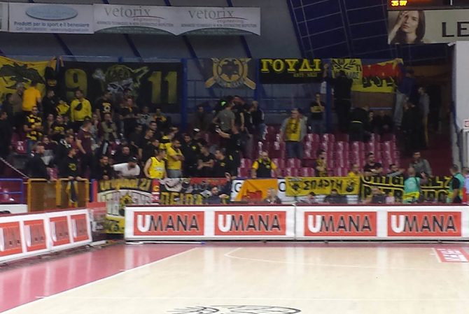 Αποθέωση στην είσοδο της Βασίλισσας (VID + PICS)