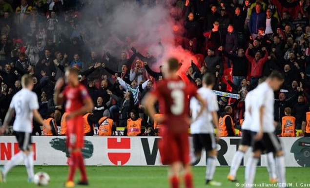 Η FIFA τιμώρησε την Γερμανία για τους νεοναζί «φιλάθλους» της