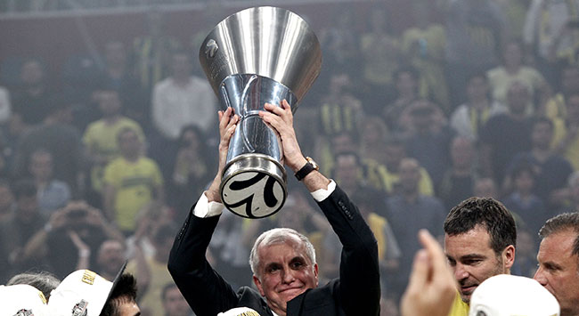 Ομπράντοβιτς: «Η FIBA δεν υπολογίζει τη Euroleague και τους παίκτες»