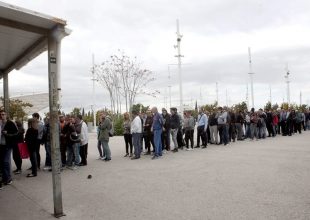 Εικόνες από τις ουρές στα εκδοτήρια του ΟΑΚΑ (pics)