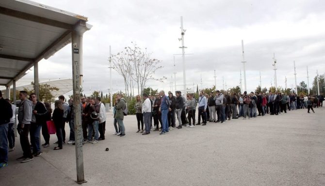 Εικόνες από τις ουρές στα εκδοτήρια του ΟΑΚΑ (pics)