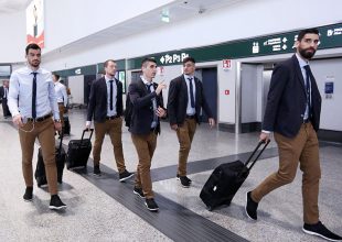 Είκονες απ’ το ταξίδι της ΑΕΚ στο Μιλάνο