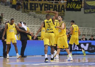 Η ανατροπή της Βασίλισσας (VIDEO)