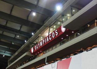 ΠΑΕ Ολυμπιακός: «Εχθρός του Ολυμπιακού το πράσινο και κίτρινο “Φως των σπορ”»