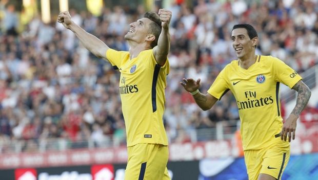 Με νίκη-θρίλερ στο +6 η Παρί