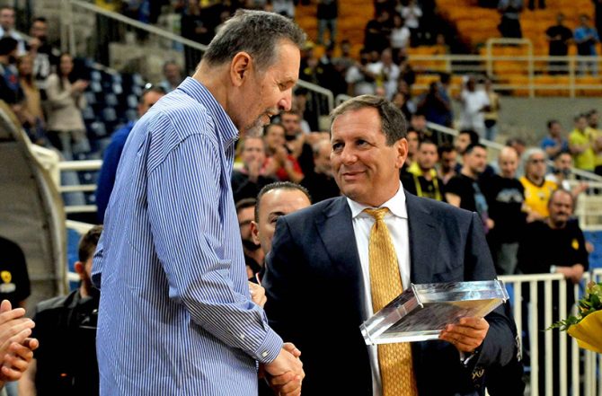 Τρόντζος: «Πρέπει να στηρίξει ο κόσμος και να επιβραβεύσει τον Αγγελόπουλο» Τρόντζος: «Πρέπει να στηρίξει ο κόσμος και να επιβραβεύσει τον Αγγελόπουλο»