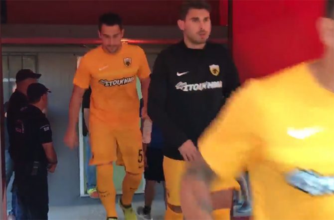 Η είσοδος της ΑΕΚ για ζέσταμα