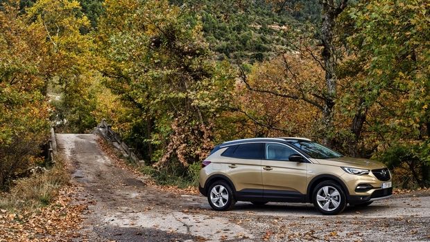 Οδηγώντας το Opel Grandland X στην ορεινή Αχαΐα