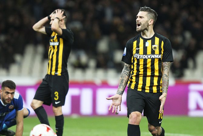 Βράδυ ανθρωπιάς και ποδοσφαιρικής… κλάσης! (ΠΑΡΑΚΑΜΕΡΑ) Βράδυ ανθρωπιάς και ποδοσφαιρικής… κλάσης! (ΠΑΡΑΚΑΜΕΡΑ)