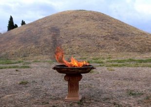 Ανάβει η φλόγα του μαραθωνίου