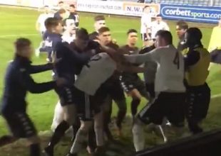 Ξύλο και διακοπή σε φιλικό αγώνα στην Αγγλία