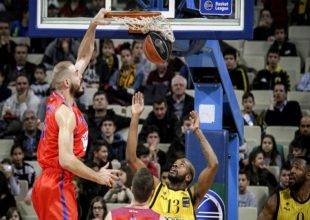 Σαρικόπουλος: «Όταν η ΑΕΚ έπαιξε δυνατά όλα τελειώσαν»