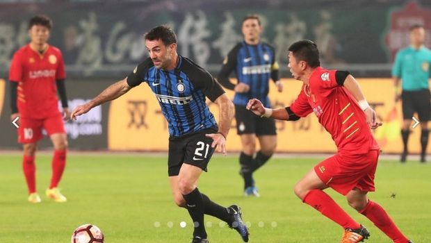 Σε άριστη φυσική κατάσταση ο Καραγκούνης σε φιλικό της Inter Forever Σε άριστη φυσική κατάσταση ο Καραγκούνης σε φιλικό της Inter Forever