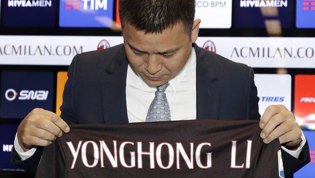 Στο «κόκκινο» τα οικονομικά της Μίλαν, απειλή το δάνειο των 300.000.000 ευρώ Στο «κόκκινο» τα οικονομικά της Μίλαν, απειλή το δάνειο των 300.000.000 ευρώ