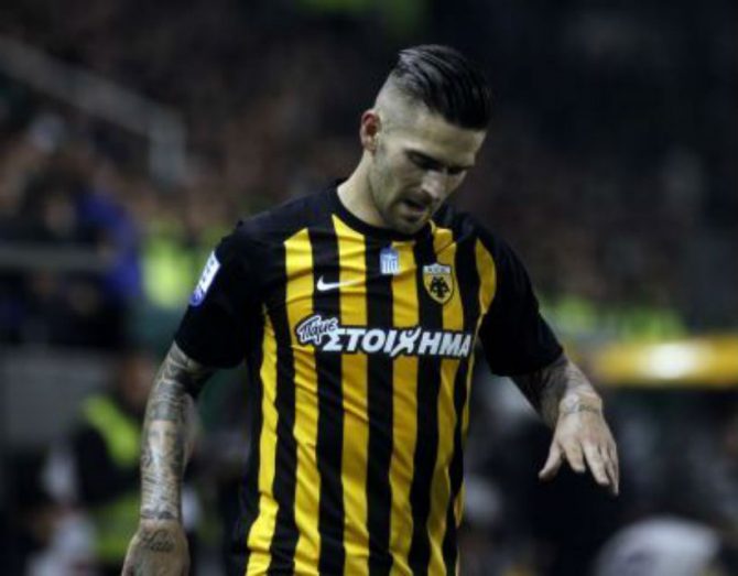 Χάνει ένα ματς ο Λιβάγια. Συμπλήρωσε κάρτες. Χάνει ένα ματς ο Λιβάγια. Συμπλήρωσε κάρτες.