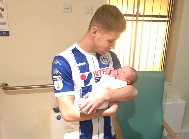 Πέτυχε δύο γκολ και έφυγε για το μαιευτήριο