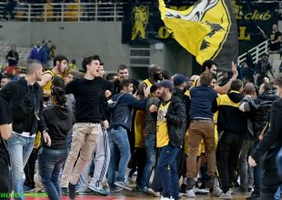 Τα πανηγύρια της ΑΕΚ για την πρόκριση (vid)
