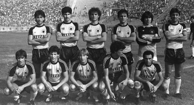 Βλάχος: «Η ΑΕΚ το πλεονέκτημα»