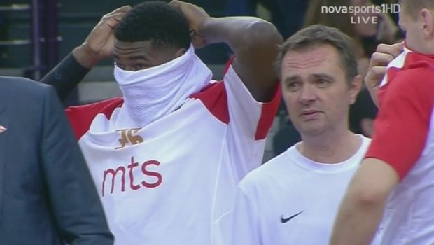 Δακρυγόνο και πεντάλεπτη διακοπή στο ΣΕΦ!