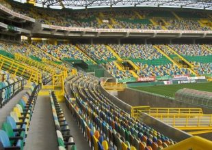 Γι’ αυτό το γήπεδο της Σπόρτινγκ έχει πολύχρωμα καθίσματα