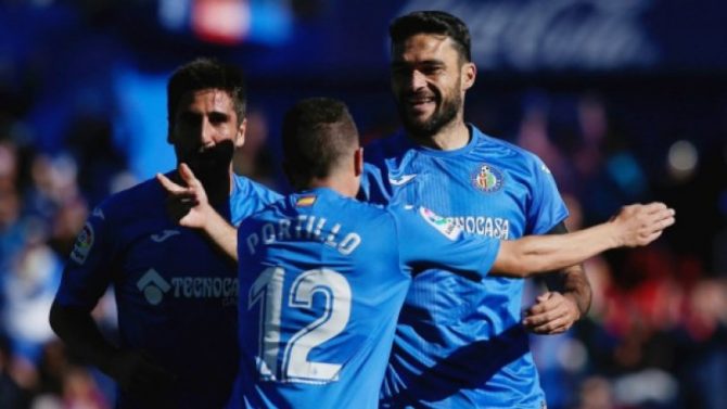 Μεσημεριανό πάρτι η Χετάφε