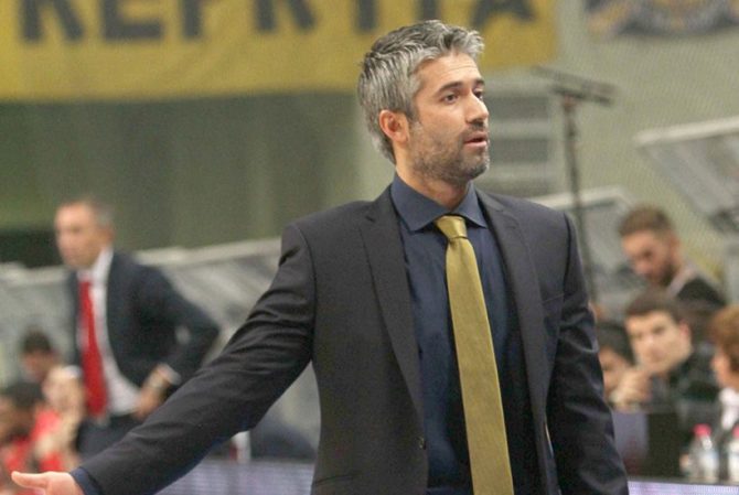 Ο «πιστός στρατιώτης» της (vid)