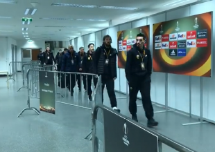 Η άφιξη της ΑΕΚ στο «Έρνστ Χάππελ Στάντιον» (VIDEO)