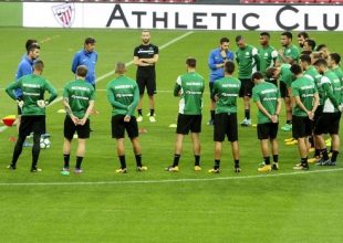 Ουζουνίδης στους παίκτες: «Θα το σκεφτώ πολύ αν συνεχίσουμε μαζί!»