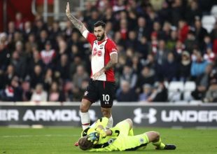 Το αλήτικο χτύπημα του Όστιν στον Λεσλ