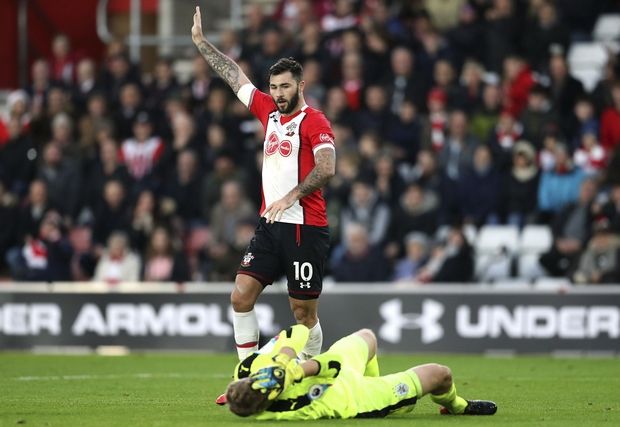 Το αλήτικο χτύπημα του Όστιν στον Λεσλ