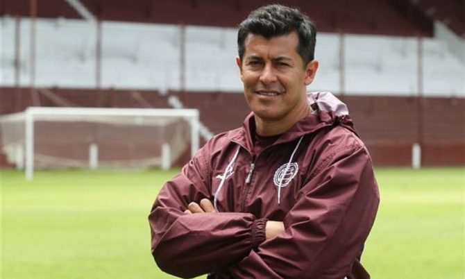 Ο Αλμιρόν στον πάγκο της Λας Πάλμας