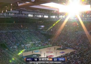 Έκαναν… κάμπριο το γήπεδο στην Αυστραλία