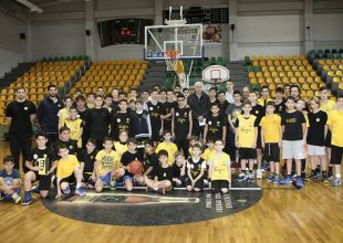 Ο Κόουτς Σάκοτα στο 1ο Christmas Camp